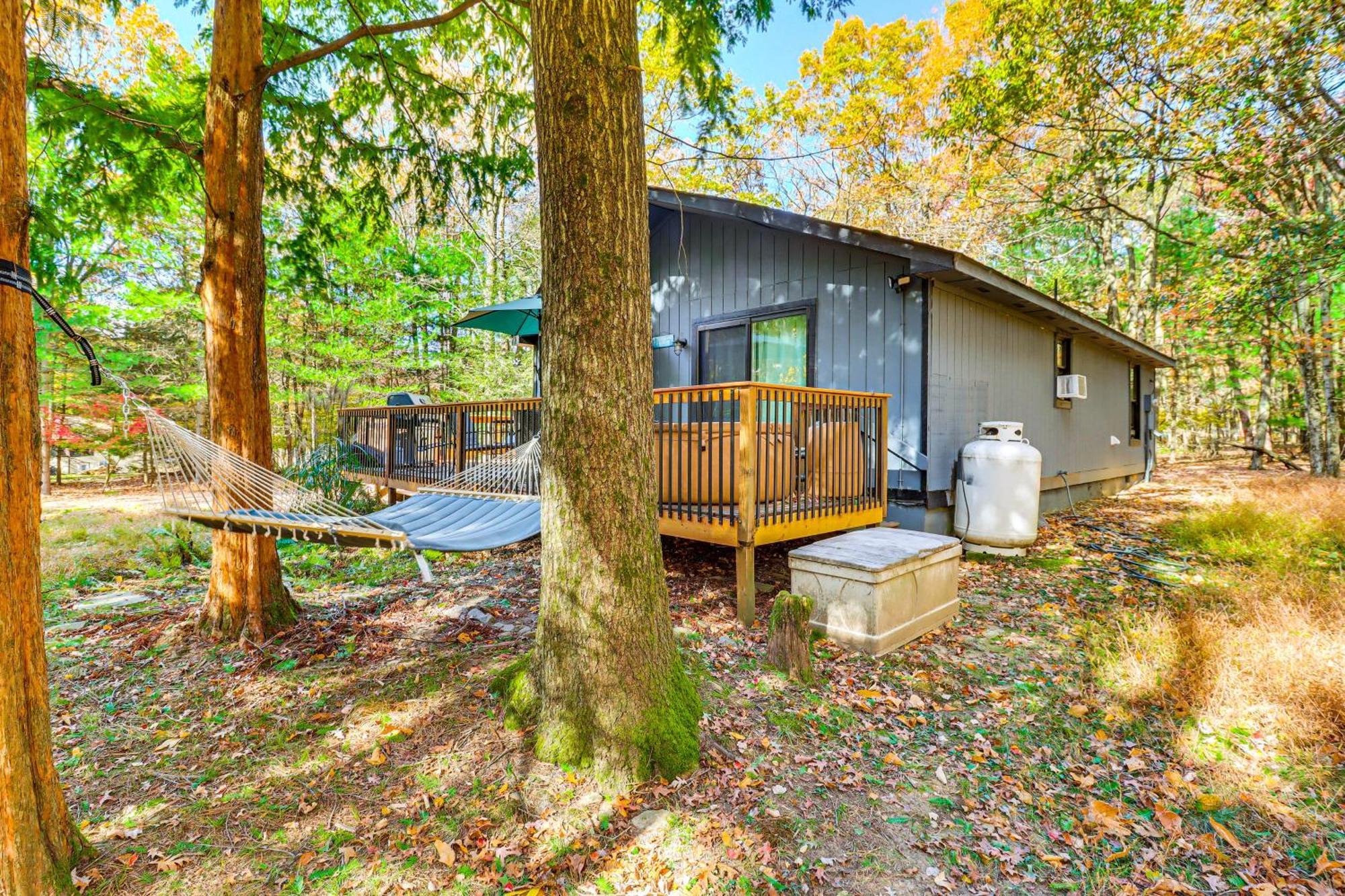 Quaint Jim Thorpe Cabin Retreat, Walk To Beach! 外观 照片